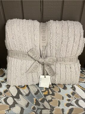 NWT Barefoot Dreams Angular Rib Throw Blanket